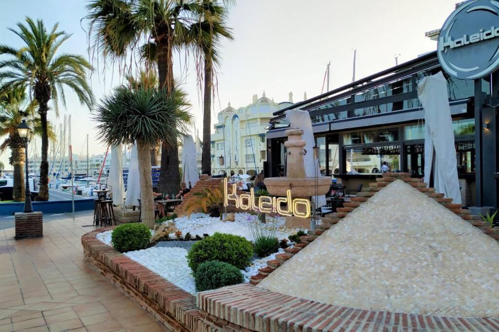 Апартаменты Dona Carlota Gardens, Sea Views, Pool, Restaurant Торремолинос Экстерьер фото