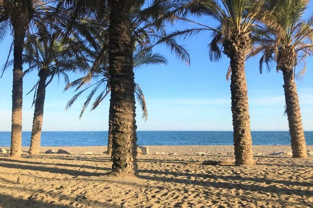Апартаменты Dona Carlota Gardens, Sea Views, Pool, Restaurant Торремолинос Экстерьер фото